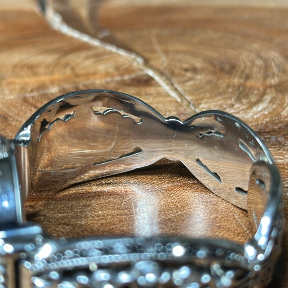 Hinged Cuff Bracelet Watch - Picture 9 of 12